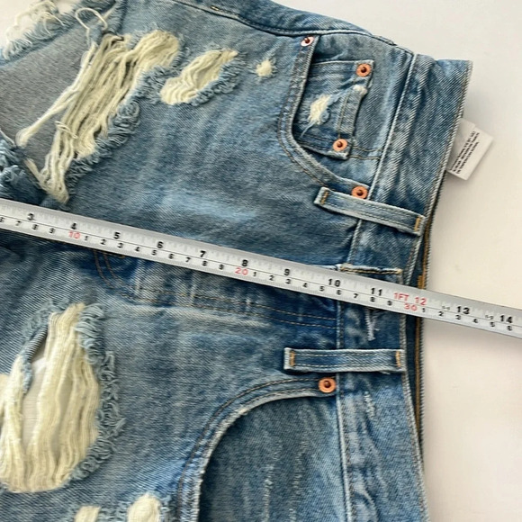 Levi's premium 501 distressed cutoff  jean shorts . Size 24 boho beach vacation - Picture 14 of 15